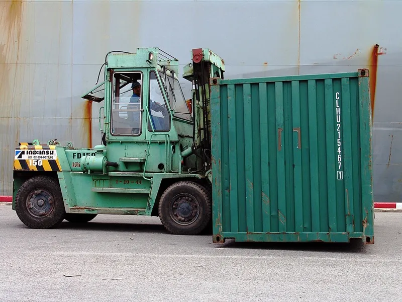 Heavy-Duty Forklift